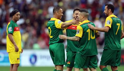 Los golazos de Andrés D’ Alessandro y Cafú, la volea de Amaral y el show de Ronaldinho en un partido benéfico en el Maracaná