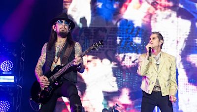 Dave Navarro draws on Walt Whitman to explain Jane's Addiction issues