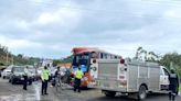 Un muerto y nueve heridos por choque entre bus y volqueta en la vía Quevedo-Ventanas