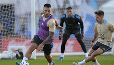 Argentina se pone a prueba sin Messi y Di María en el premundial; Suárez dice adiós en Uruguay