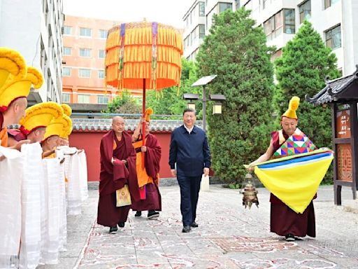 習近平青海調研 罕見前往寄宿制學校與藏傳佛教宏覺寺