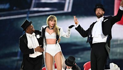 Taylor Swift recebe Travis Kelce em show da The Eras Tour em Londres