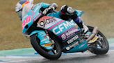 Así fue la caída del colombiano David Alonso, que le costó el triunfo en el Gran Premio de España en el Moto3