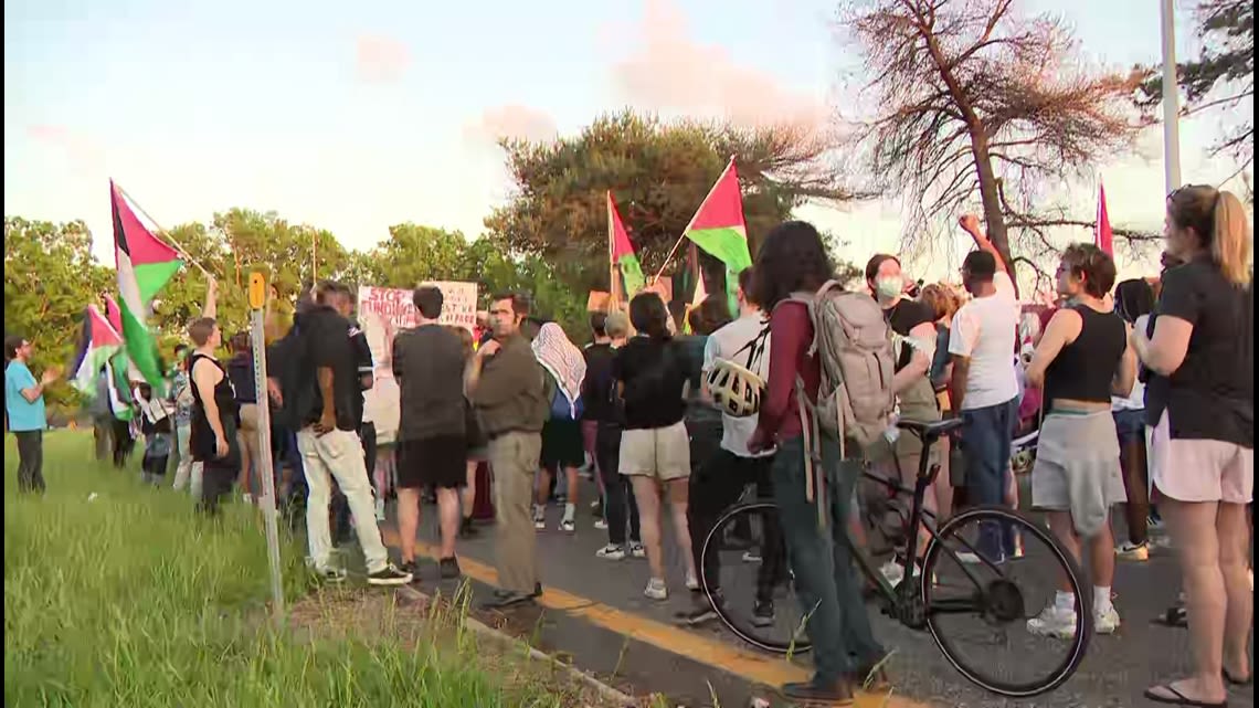 Pro-Palestinian protest shuts down eastbound I-64 near Forest Park Friday evening