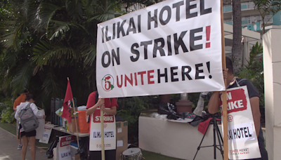 Hawaii hotel workers plan to picket as union contracts expire