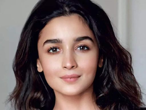 Alia Bhatt acknowledges PR can’t fix a bad film; Says, 'Success isn’t all about promotions. | Hindi Movie News - Times of India