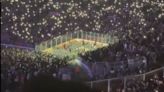 Los Bunkers le rinden homenaje a Víctor Jara y cantan en el Memorial del Estadio Nacional