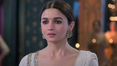 Kalank Song Ghar More Pardesiya Featured By The Academy, Fans Say Alia Bhatt Is 'Biggest Indian Superstar'