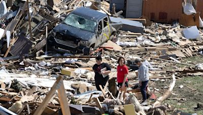 Tornado leaves five dead in Iowa