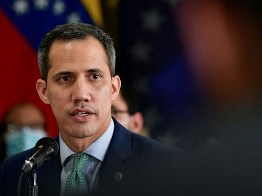 “El dictador se va”: el mensaje de Juan Guaidó en las elecciones presidenciales de Venezuela - La Tercera