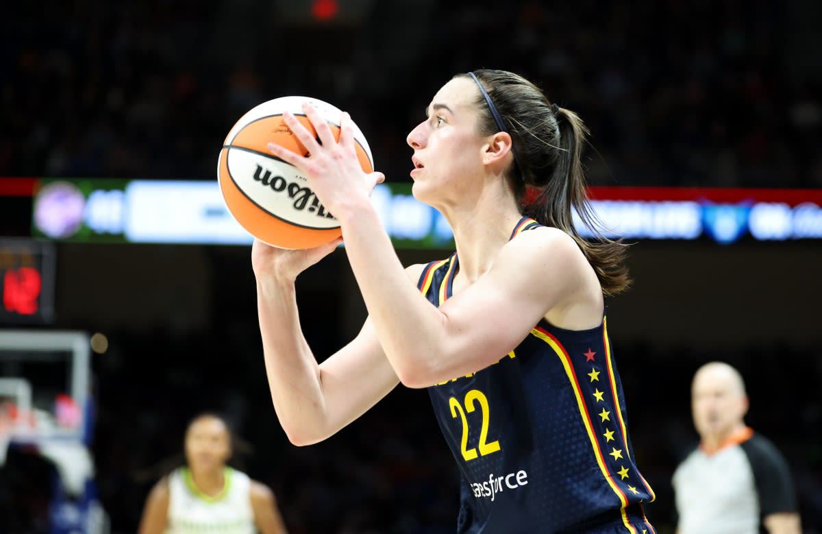 Fever Head Coach Sends Eight-Word Message To Caitlin Clark, Indiana