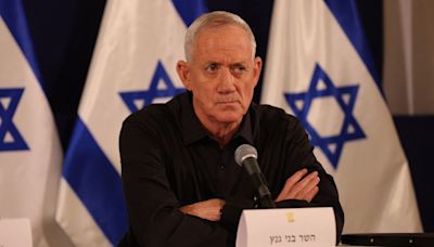 Israeli war cabinet member in move to dissolve Netanyahu’s government