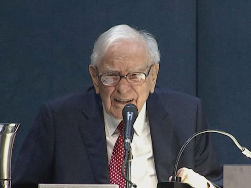 Buffett says Berkshire sold its entire Paramount stake: 'We lost quite a bit of money'