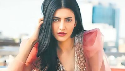 'Not ok to calls us Idli Sambhar': Shruti Haasan calls out micro racism against South Indians