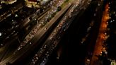 Autopistas a oscuras: no hay luz en largos tramos de la Avenida General Paz y la Panamericana