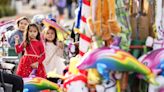 Fiesta Bowl Parade draws crowds to central Phoenix