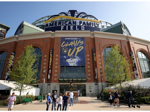 Fan Broke Femur When Milwaukee Brewers Stadium Escalator ‘Gave Way,’ Witness Says