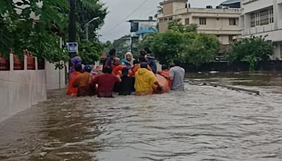 Kerala rains: Cloudburst-like heavy rainfall pummels Kochi