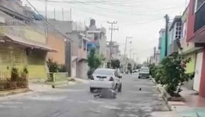 VIDEO: Atropella a mujer, la arrastra por varios metros y luego huye; autoridades de Neza buscan al responsable | El Universal