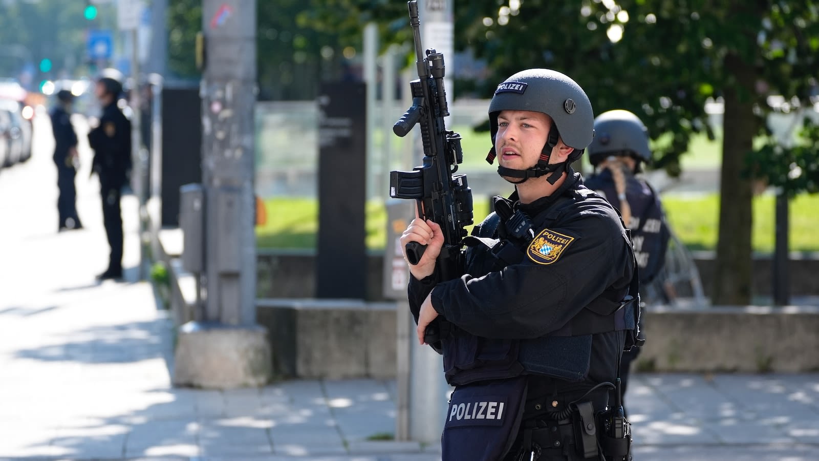 Munich police shoot gunman dead amid 'major' operation in city center