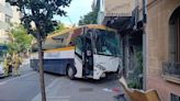 Seis heridos, uno grave, al chocar un autobús contra un hotel en Barcelona