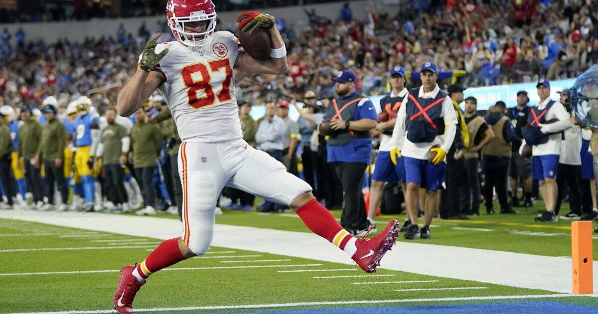 Travis Kelce picked as the top tight end in the AP's NFL Top 5 rankings