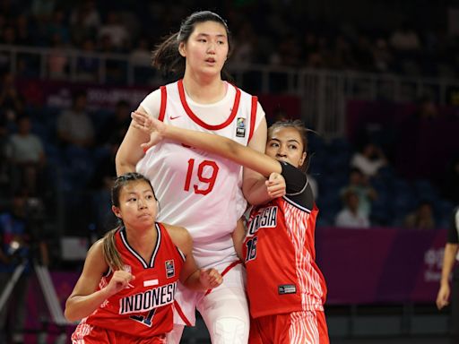 Zhang Ziyu, la china de 17 años y 2,20 metros que sorprende al mundo del básquetbol femenino