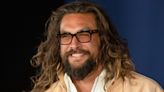 Jason Momoa habla por primera vez de su relación con Adria Arjona: "Cualquier excusa vale para más abrazos"