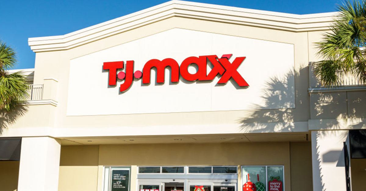 T.J. Maxx Is Selling Leather Ballet Flats That Look So Similar to a Sold-Out Designer Pair That's 7x the Price