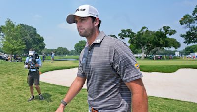 Davis Riley leads Scottie Scheffler by 4 at somber Colonial after the news of player's death