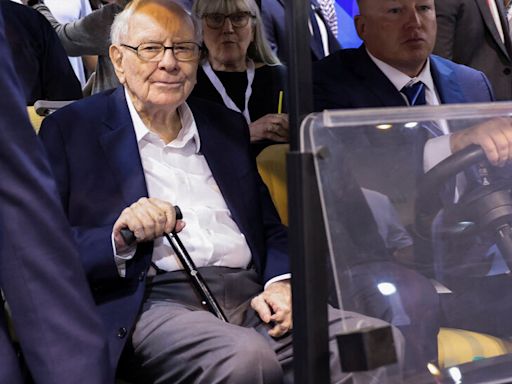 Berkshire Reports Strong Earnings and Formidable Cash Stockpile