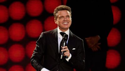 Con su hija Michelle Salas como testigo, Luis Miguel triunfa en España ante miles de fans