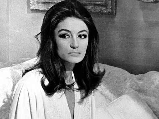 Anouk Aimée, Enigmatic Star of ‘A Man and a Woman,’ ‘La Dolce Vita’ and ‘8 1/2,’ Dies at 92