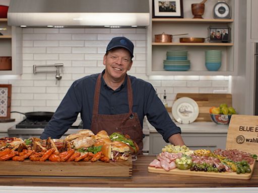 'Blue Bloods' & Wahlburgers Launching YouTube Series Inspired by Reagan Family Dinners (VIDEO)