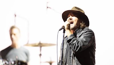 Previously Unreleased Eddie Vedder Song Debuts In Season 3 Of 'The Bear' - SPIN