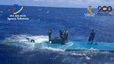 Los cuatro tripulantes de un narcosubmarino lo hunden al ser interceptados en alta mar