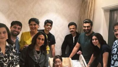 Anil Kapoor Celebrates Mother Nirmal Kapoor’s 90th Birthday With A Special Family Get Together - News18