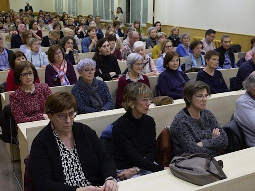 La UNED ofrecerá clases presenciales de euskera en los niveles A1 y A2 el próximo curso