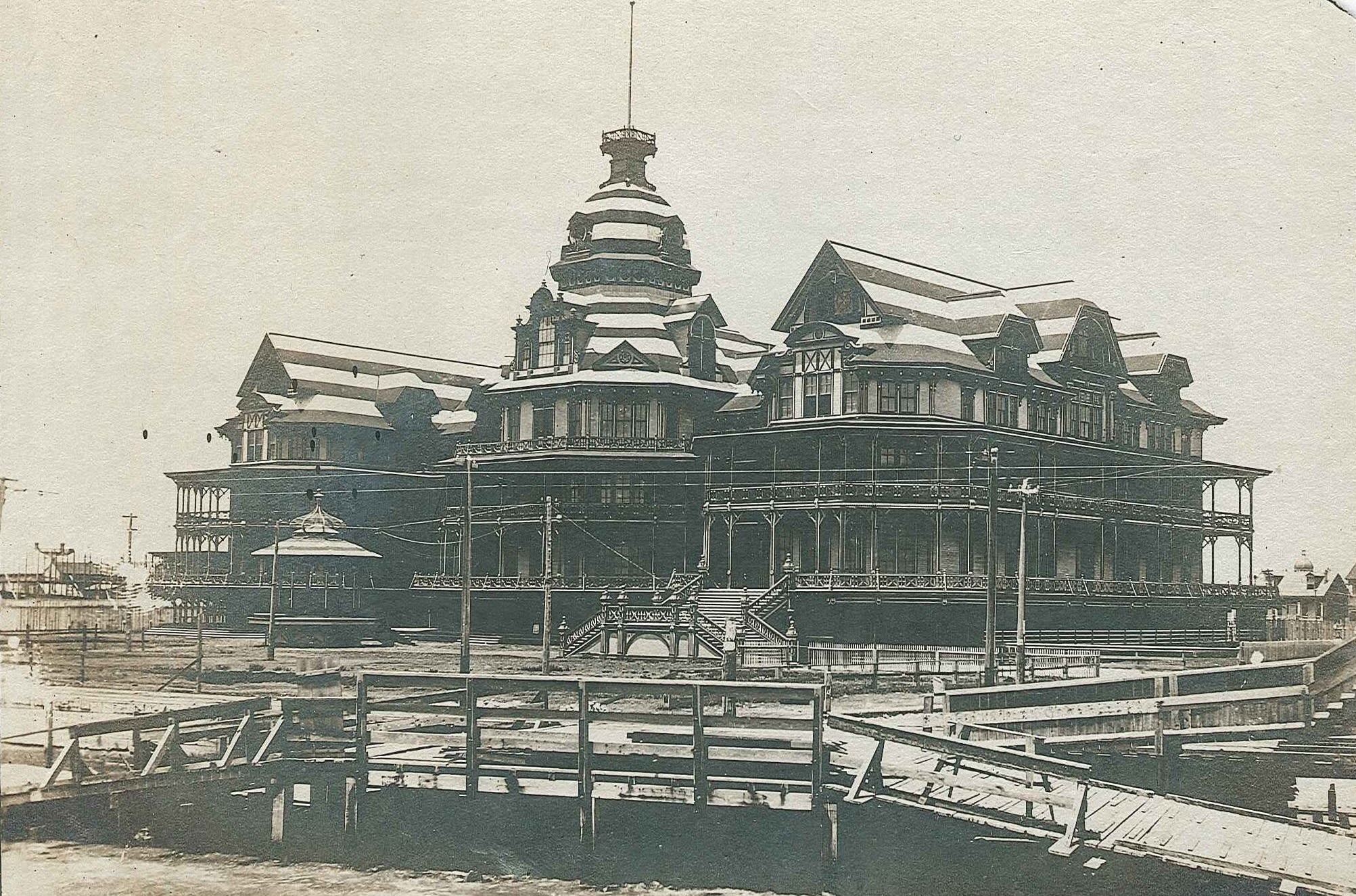 How Galveston's first great beach hotel went down in flames