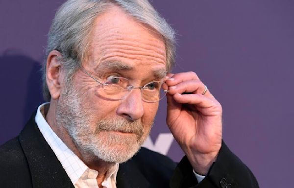 Martin Mull dies at 80: The comic actor, 'Roseanne' star and painter's life in headlines