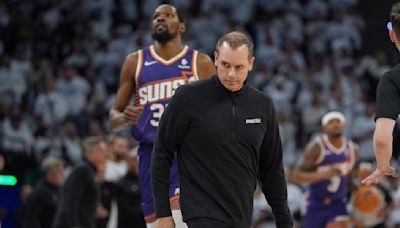 Suns despiden a Vogel tras perder la serie de primera ronda de los playoffs por barrida