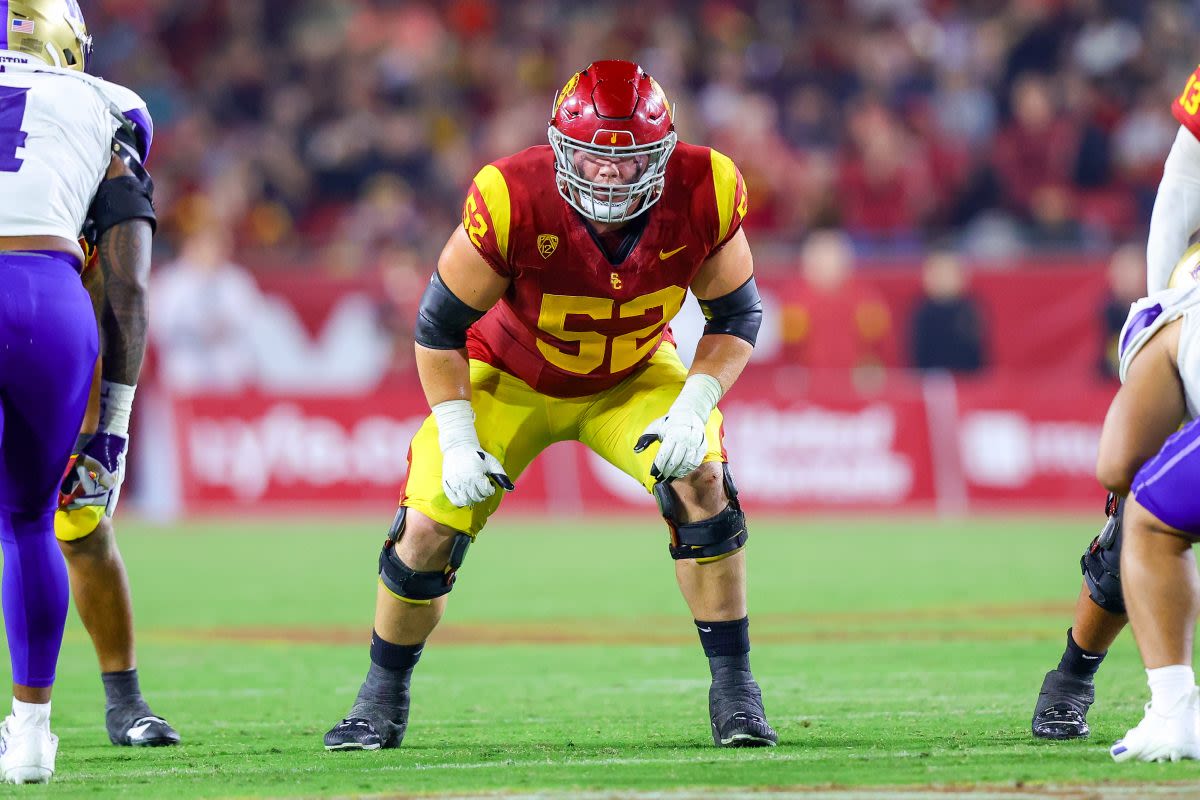 49ers select USC O-lineman Kingston with No. 215 pick