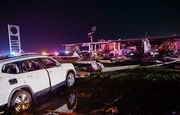 North Texas tornado kills at least 5, slams homes late Saturday, Cooke County sheriff says