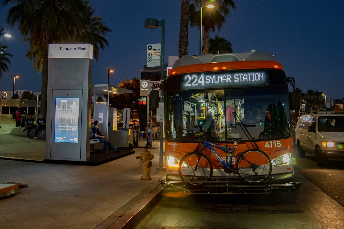 Tomorrow’s Bus Stops Today: L.A. Plans Digital Shelters