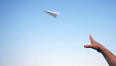 How to Make the Best Paper Airplane Designs That Will Go the Distance