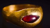 Anel de ouro de 2,3 mil anos é achado em perfeito estado em Jerusalém