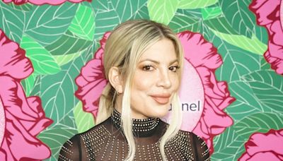 Tori Spelling Reveals She Once Got a Boob Job at a Local Strip Mall - E! Online