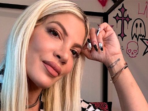 Tori Spelling repasó el destino de las placentas de sus cinco embarazos: “Se perdieron algunas”