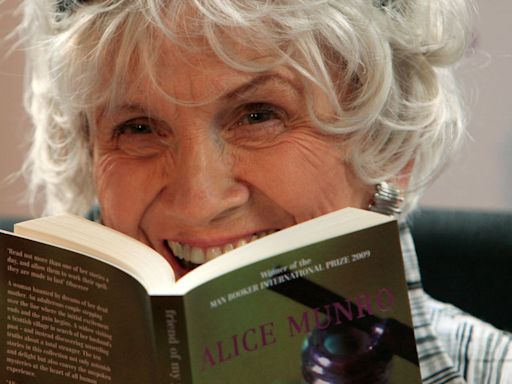 Muere a los 92 años la escritora canadiense Alice Munro, ganadora del Premio Nobel de Literatura en el año 2013