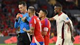 Chile estalla contra polémico arbitraje de Wilmar Roldán